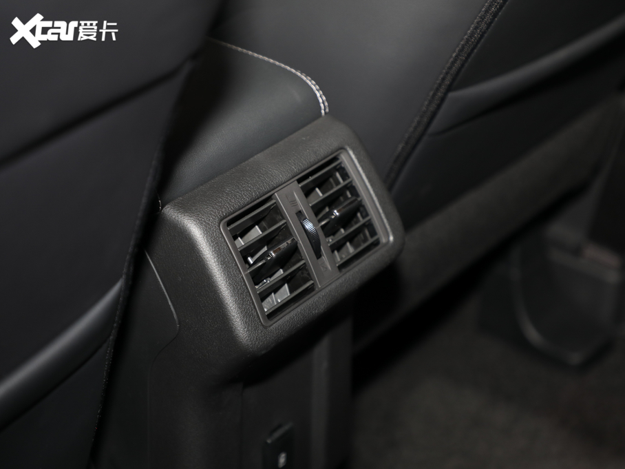 2020W{(ln) 2.4L (q) 5