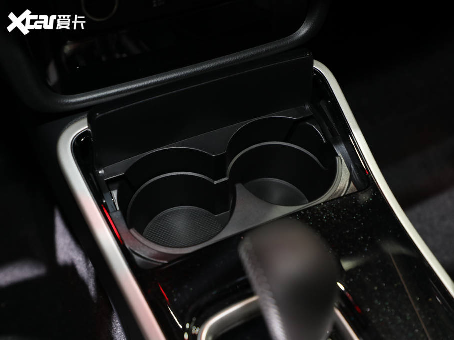 2020W{(ln) 2.4L (q) 5