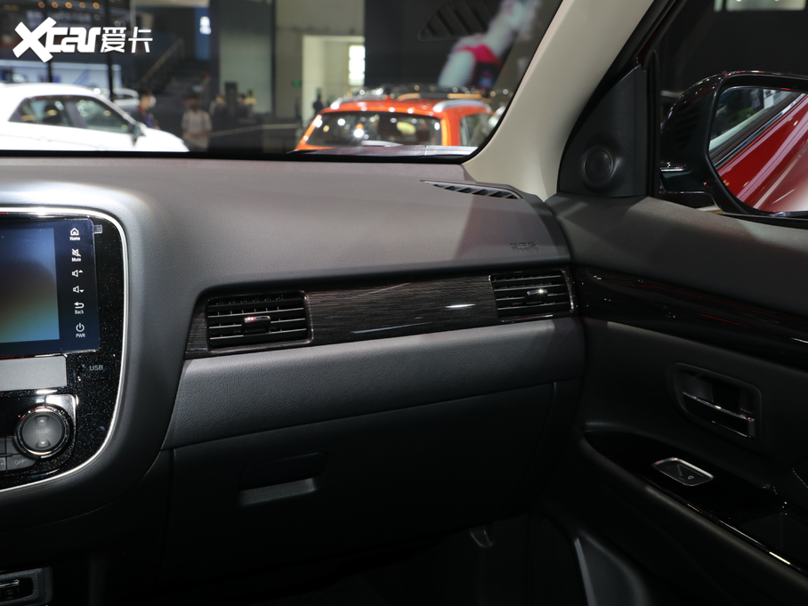 2020W{(ln) 2.4L (q) 5