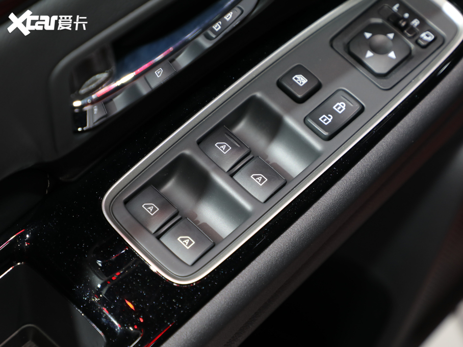 2020W{(ln) 2.4L (q) 5