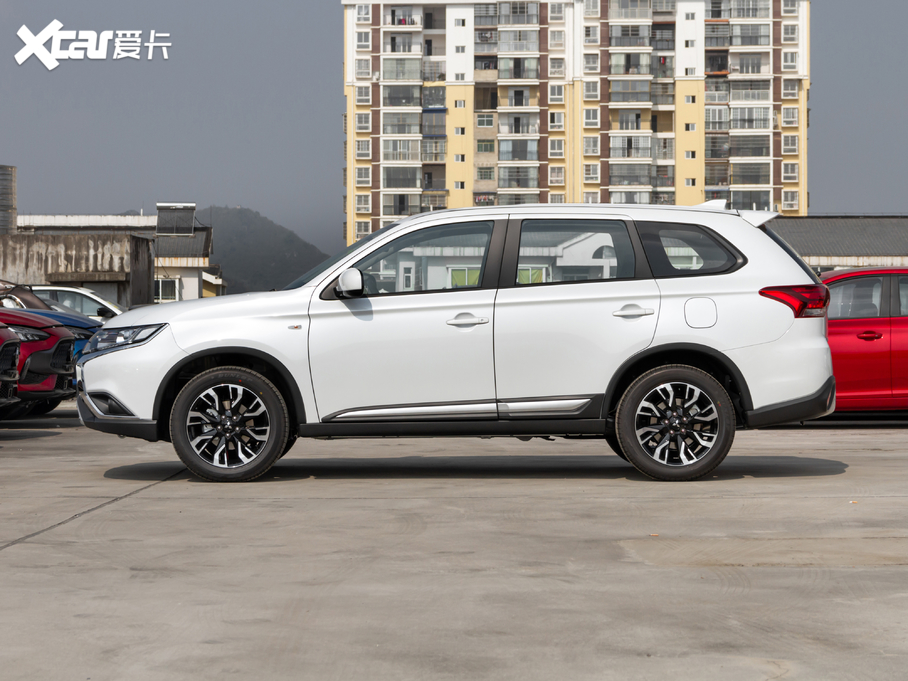 2020W{ 2.0L 򌕳а 5