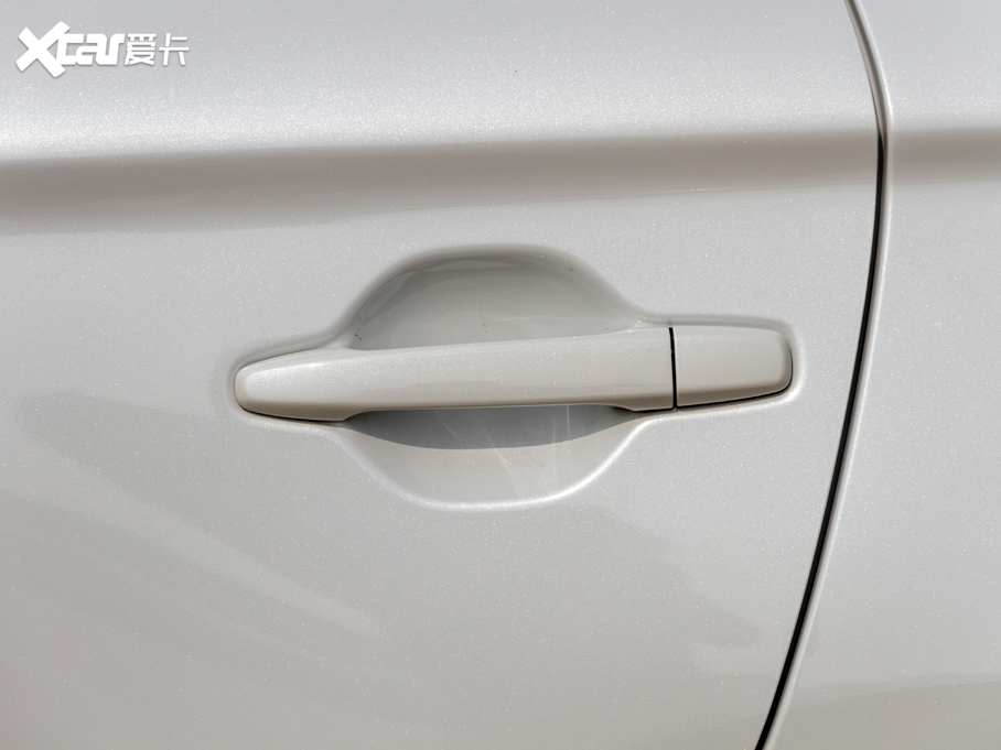 2020W{ 2.0L 򌕳а 5