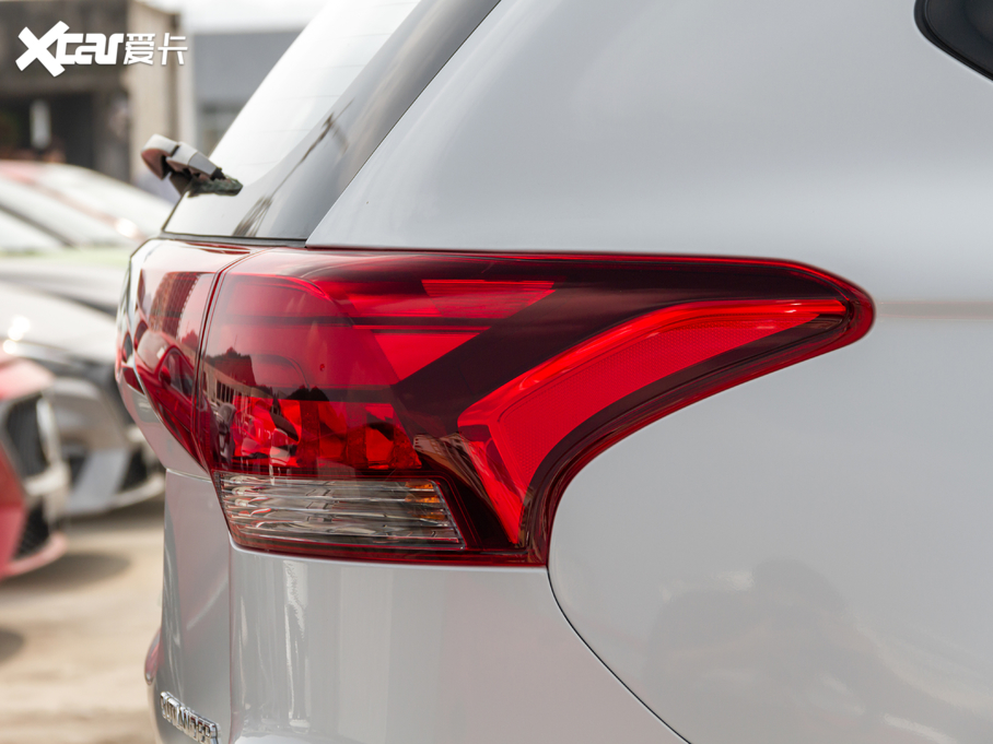 2020W{ 2.0L 򌕳а 5