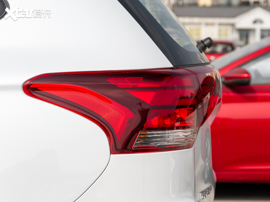 2020W{ 2.0L 򌕳а 5