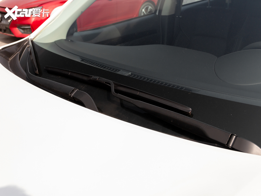 2020W{(ln) 2.0L (q)а 5