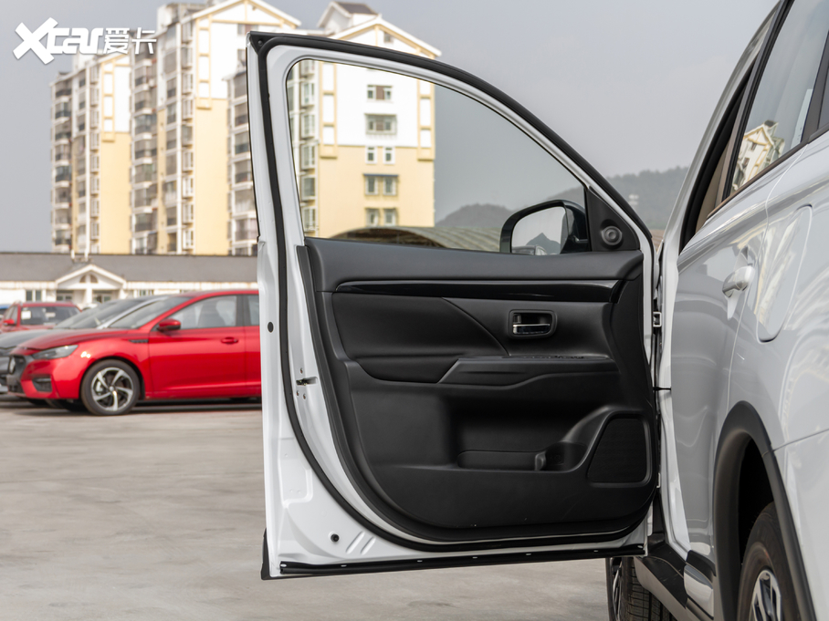 2020W{ 2.0L 򌕳а 5