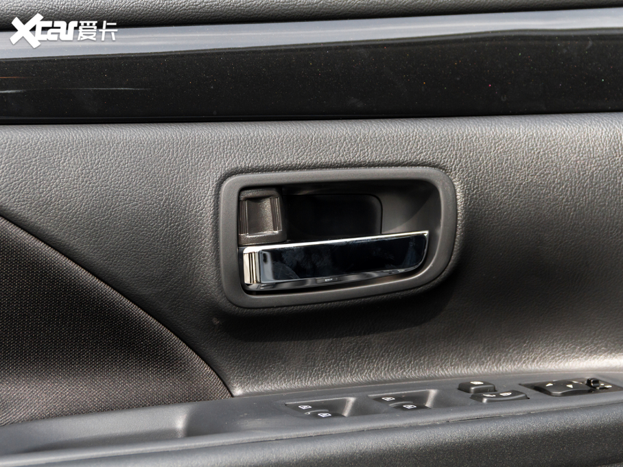 2020W{ 2.0L 򌕳а 5