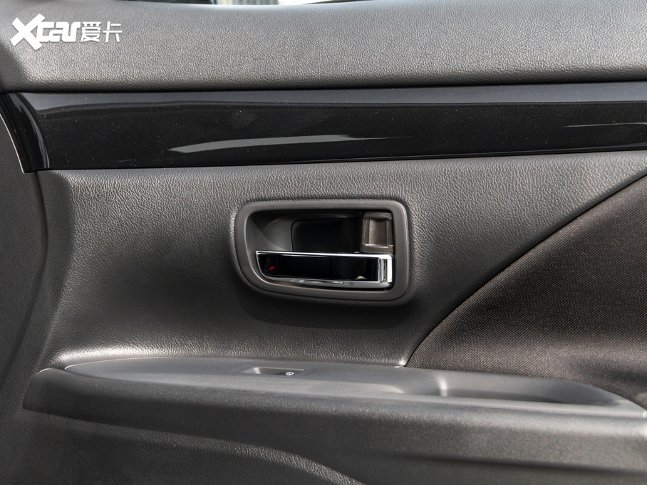 2020W{(ln) 2.0L (q)а 5