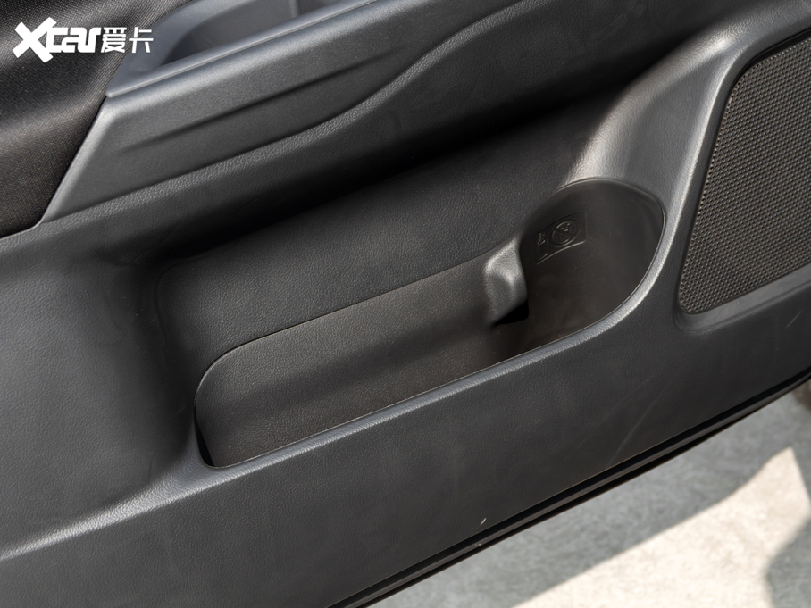 2020W{ 2.0L 򌕳а 5