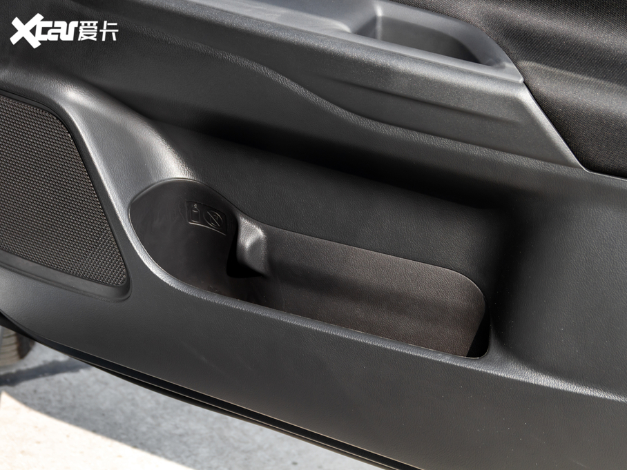 2020W{ 2.0L 򌕳а 5