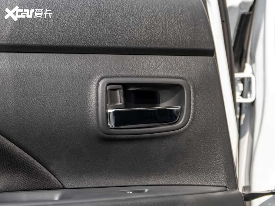 2020W{ 2.0L 򌕳а 5