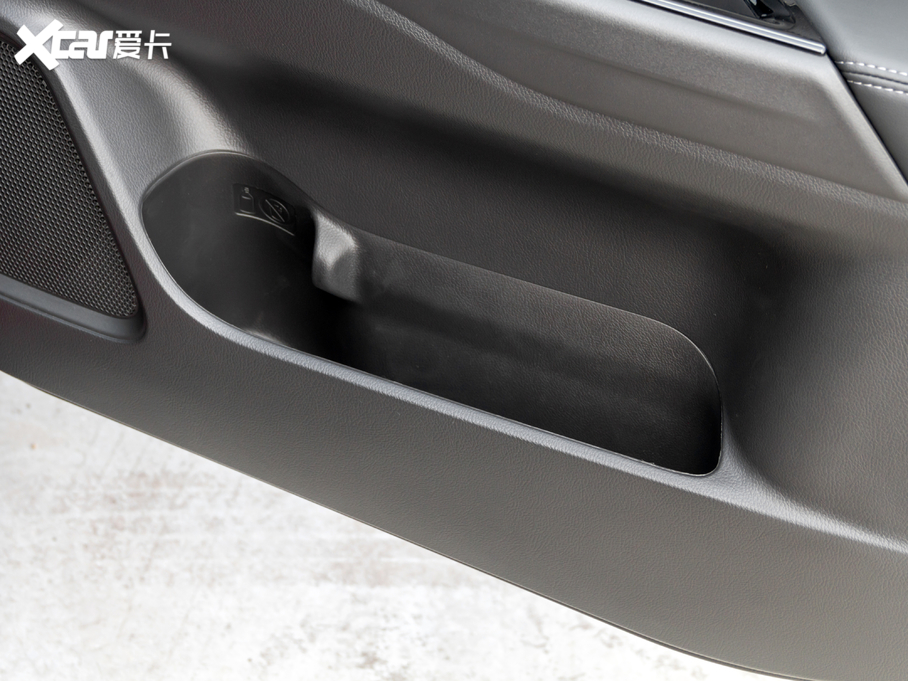 2020W{(ln) 2.4L (q) 7