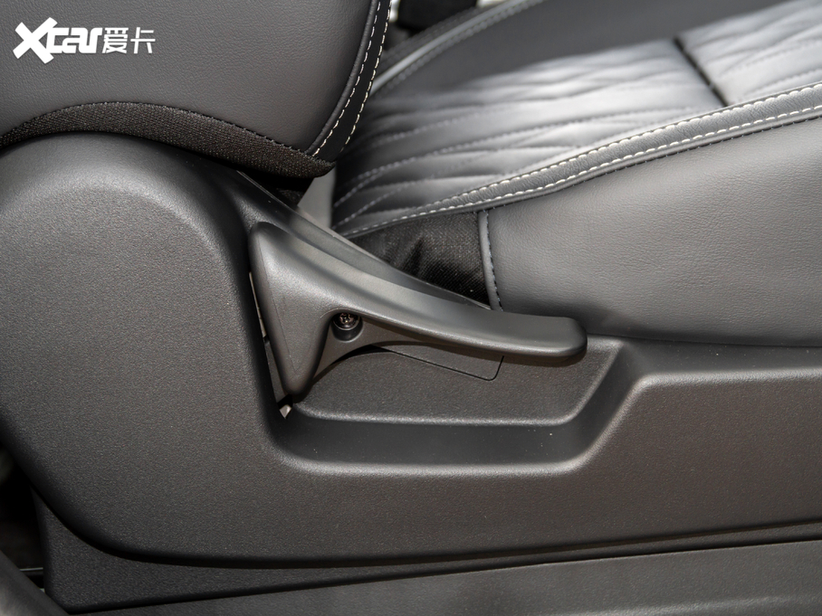 2020W{(ln) 2.4L (q) 7