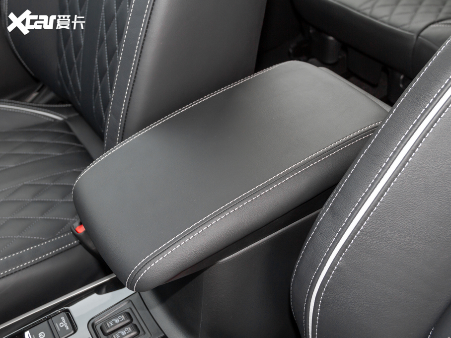 2020��W�{�� 2.4L �������� 7��