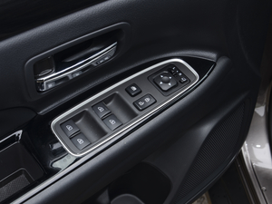 20202.0L 򌕳 5 {܇ƅ^(q)	