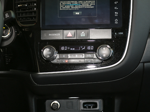 2020款2.0L 两驱畅享版 5座 空调调节