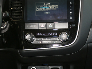 2020款2.0L 两驱畅享版 5座 中控区