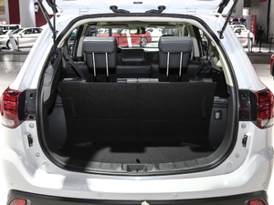 2020款2.4L 四驱致享版 7座 行李厢空间
