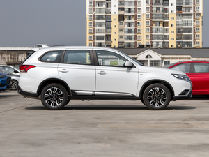 2020款2.0L 两驱畅行版 5座 整体外观