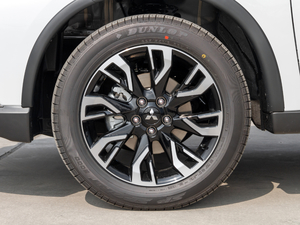 2020款2.0L 两驱畅行版 5座 轮圈