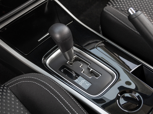 2020款2.0L 两驱畅行版 5座 换挡杆