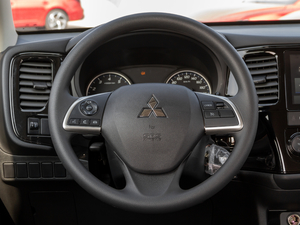2020款2.0L 两驱畅行版 5座 方向盘