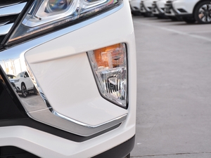 2021款1.5T CVT两驱信念版 前雾灯
