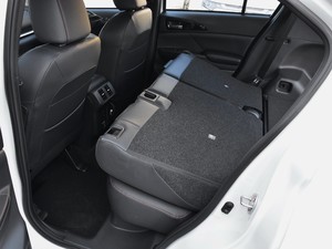 2021款1.5T CVT两驱信念版 空间座椅