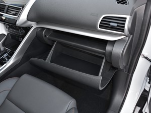2021款1.5T CVT两驱信念版 手套箱