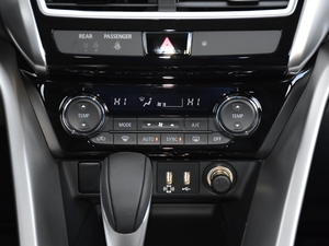 2021款1.5T CVT两驱信念版 中控区