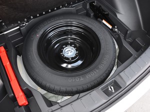 2021款1.5T CVT两驱信念版 备胎