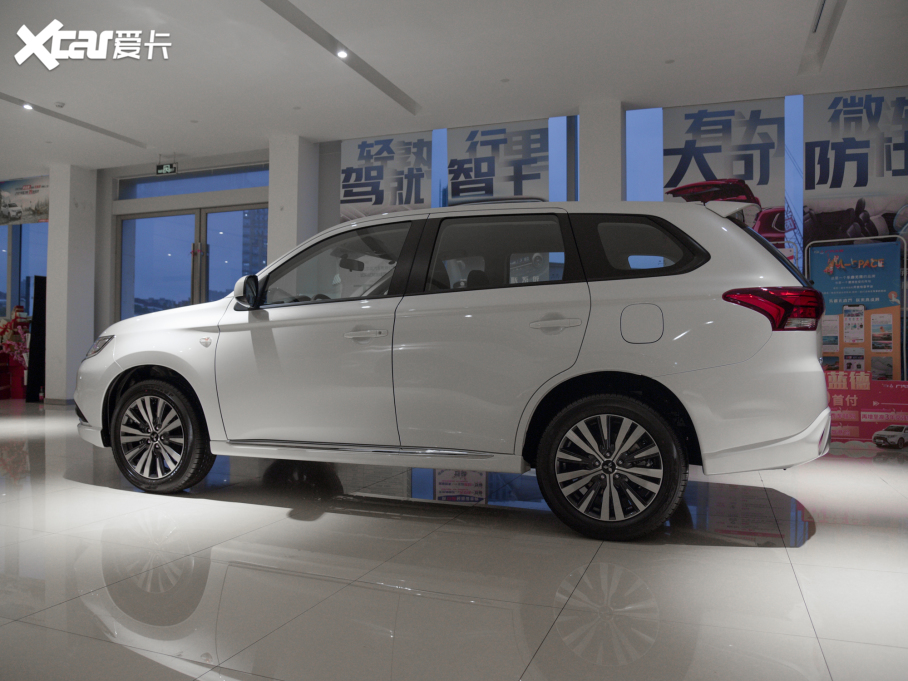 2021W{ 2.0L 򌕳а 5