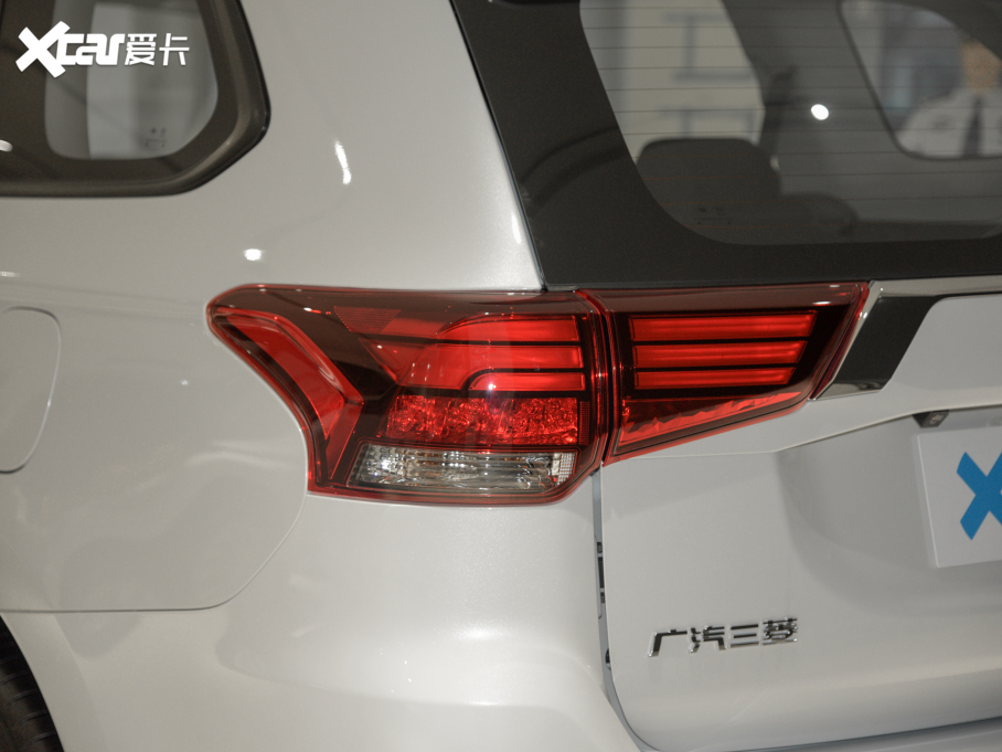 2021W{ 2.0L 򌕳а 5