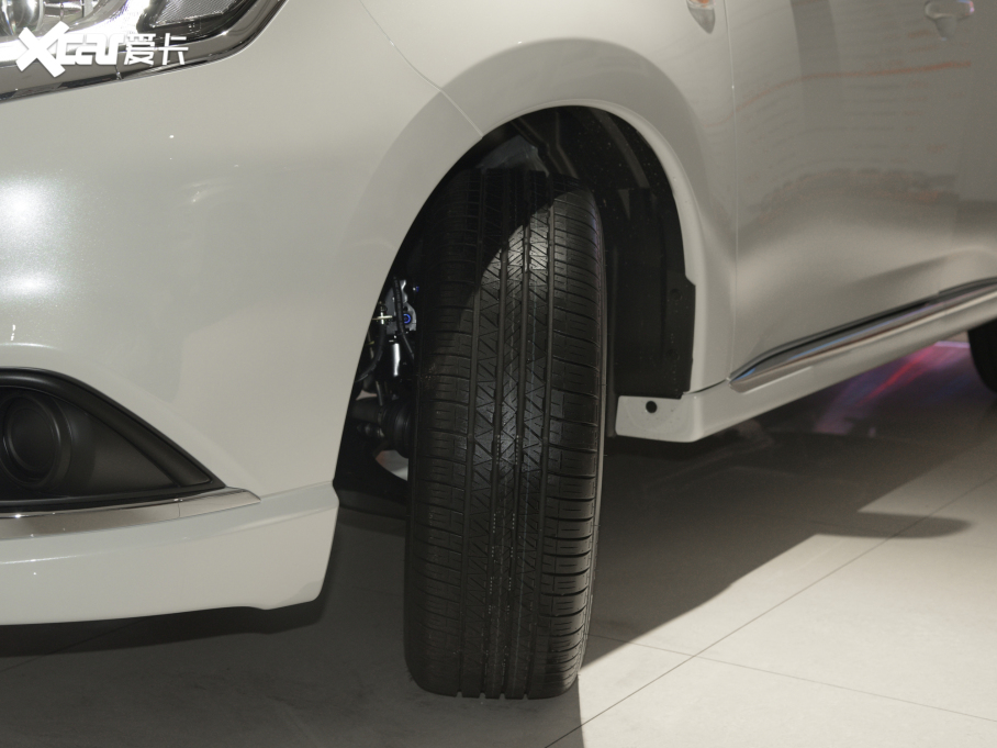 2021W{ 2.0L 򌕳а 5