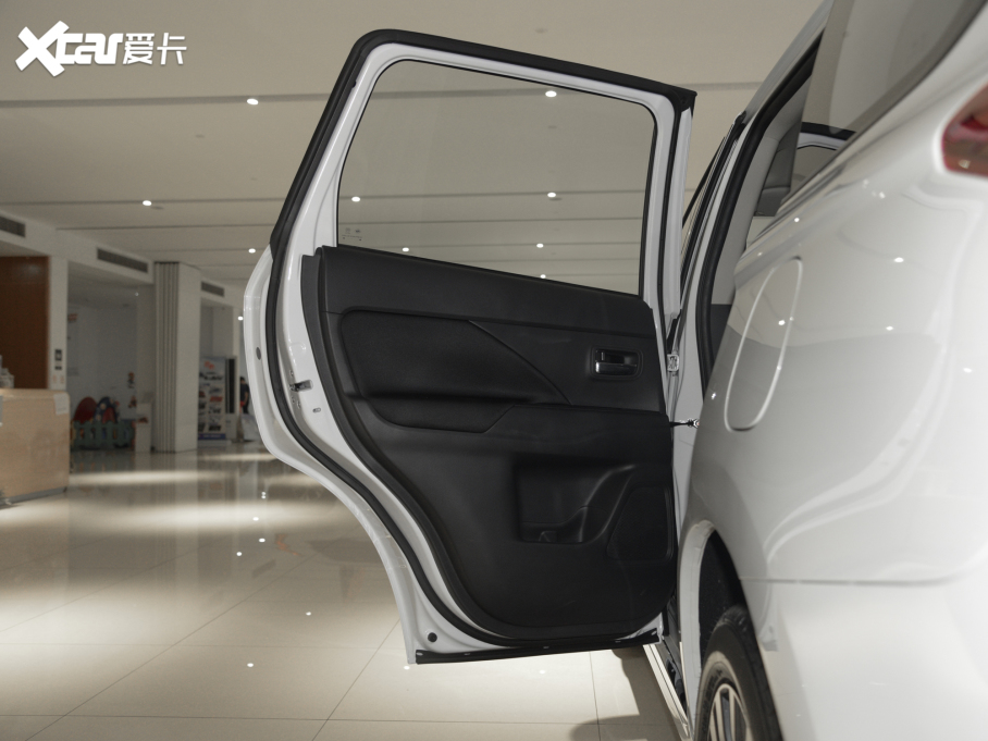 2021W{ 2.0L 򌕳а 5