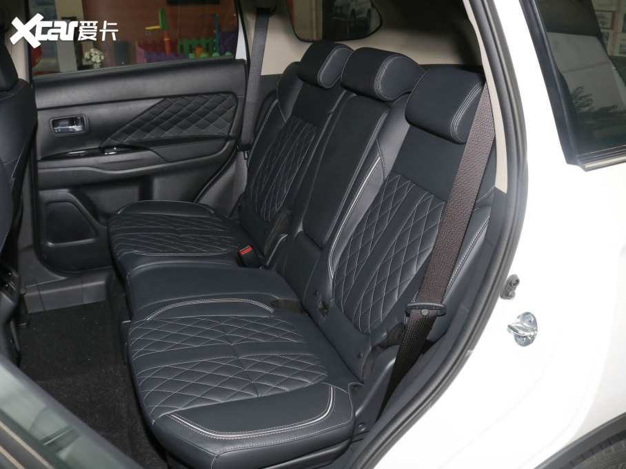 2021W{(ln) 2.4L (q) 5