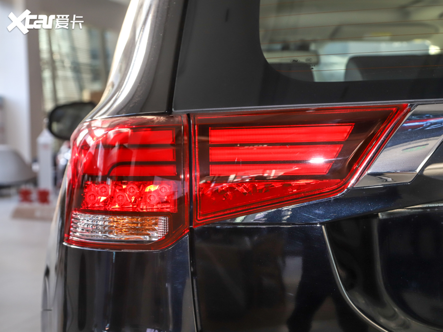 2021W{ Ŀ 2.0L 򌕳 7