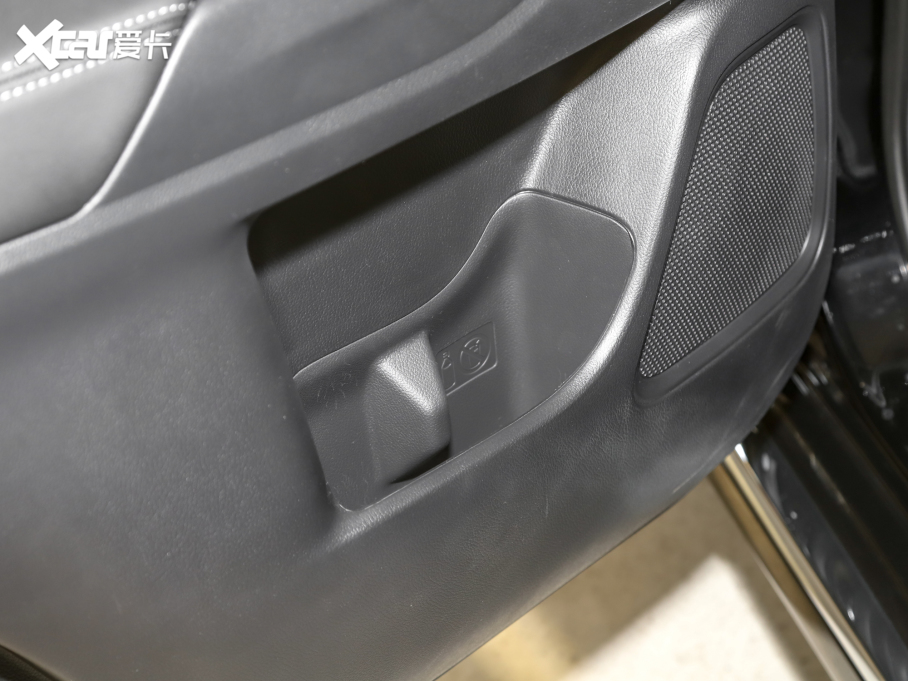 2021W{ Ŀ 2.0L 򌕳 7