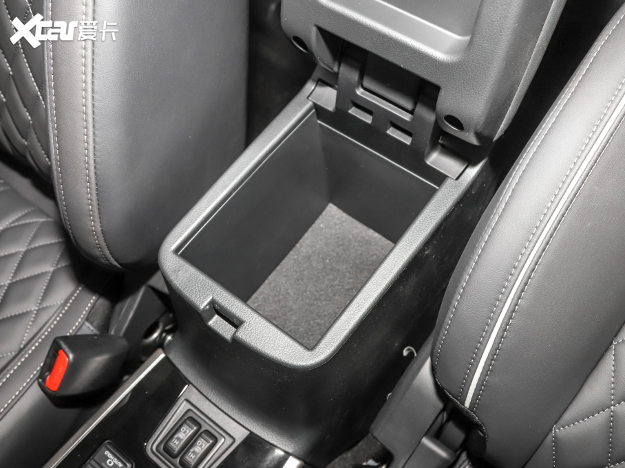 2021W{ Ŀ 2.0L 򌕳 7