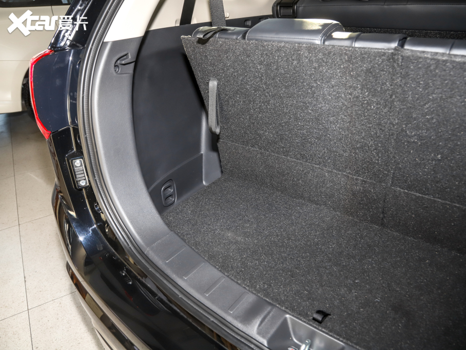 2021W{ Ŀ 2.0L 򌕳 7