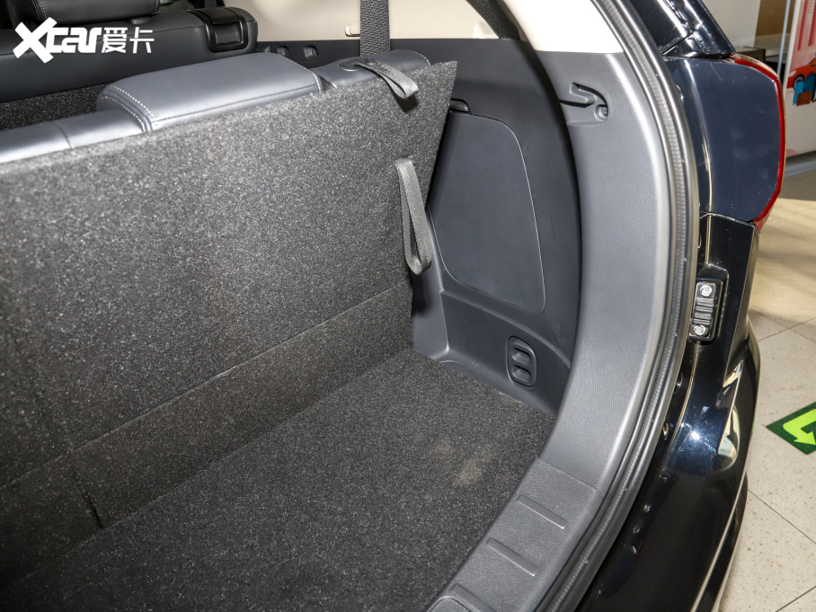 2021W{ Ŀ 2.0L 򌕳 7