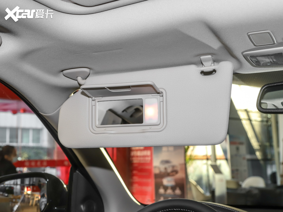 2021W{ Ŀ 2.0L 򌕳 7