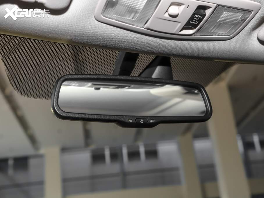 2021W{ Ŀ 2.0L 򌕳 7