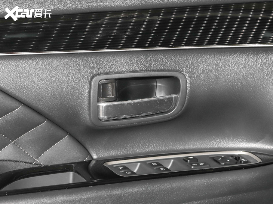 2021W{ Ŀ 2.0L 򌕳 7