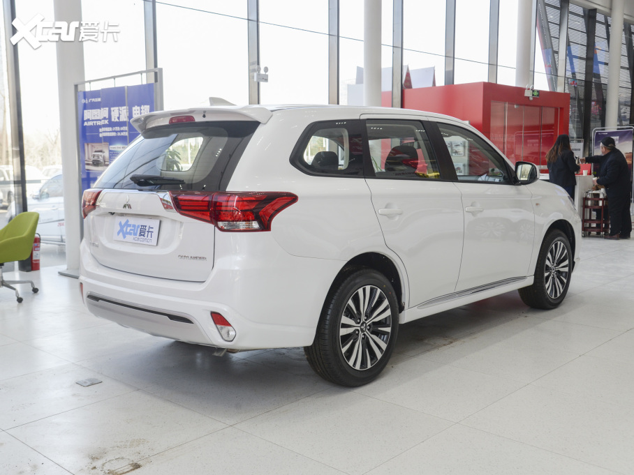 2021W{ Ŀ 2.0L 򌕳а 5