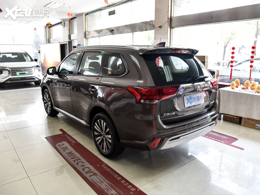 2021W{ Ŀ 2.0L 򌕳 5