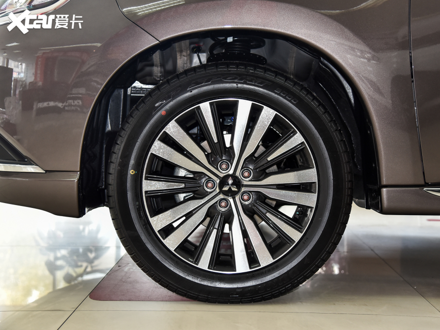 2021W{ Ŀ 2.0L 򌕳 5