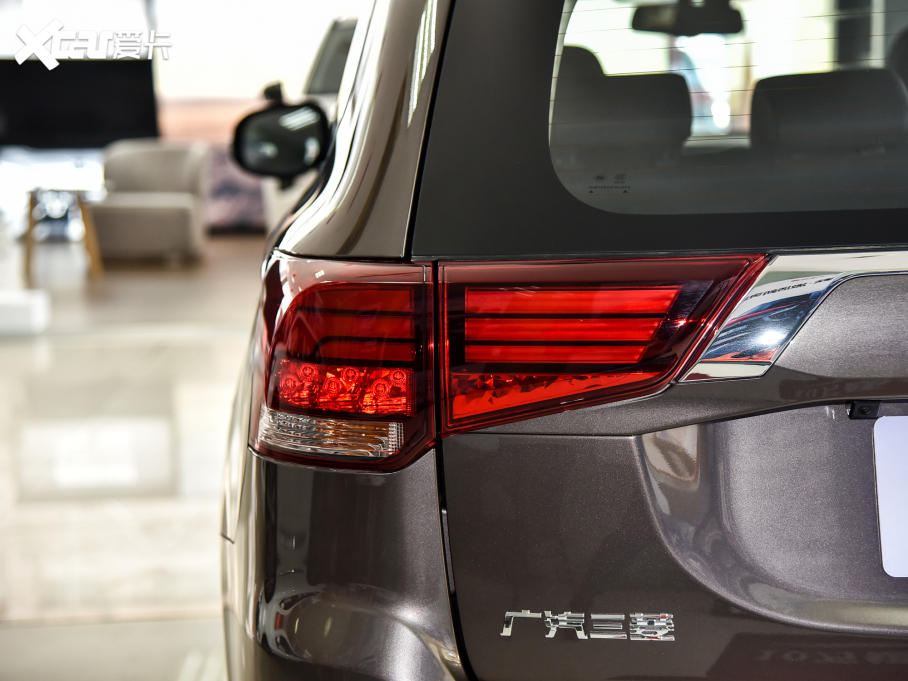 2021W{ Ŀ 2.0L 򌕳 5