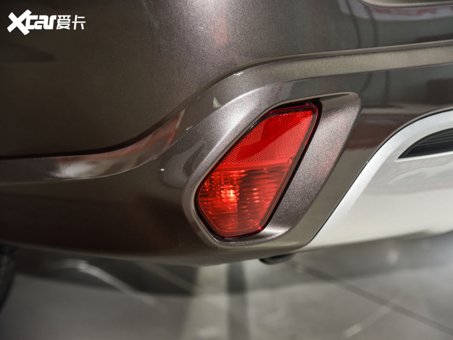 2021W{ Ŀ 2.0L 򌕳 5