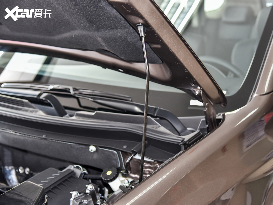 2021W{ Ŀ 2.0L 򌕳 5